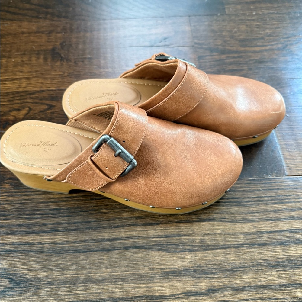 Universal thread- Brown Leather Clogs with Buckle